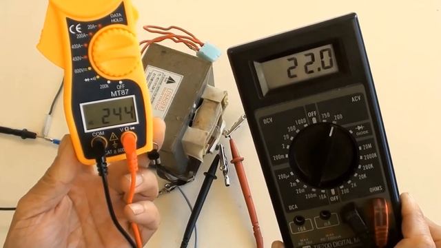 How To Test High Voltage From A Microwave's Transformer By Using A Multi meter? смотреть онлайн