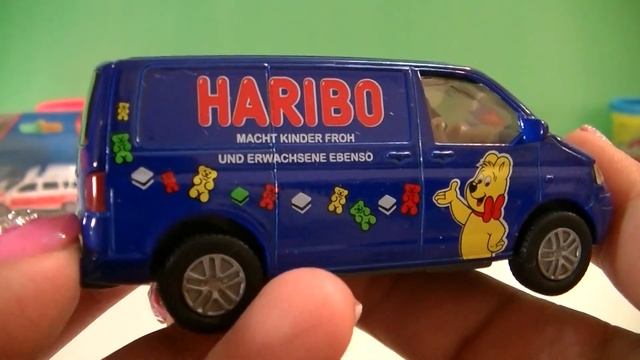 spielzeug auto: unpack SIKU 1338 VW Transporter - Haribo (00068) смотреть онлайн