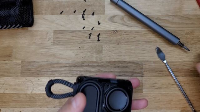 JBL Go 3 Bluetooth Speaker Teardown plus a little surprise inside the speaker from JBL Whoops смотреть онлайн