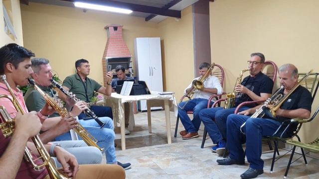 Tocata na casa do Everton - Hino 240 - Não Me Cansarei De Cantar ( mais um pouco desse reencontro ) смотреть онлайн