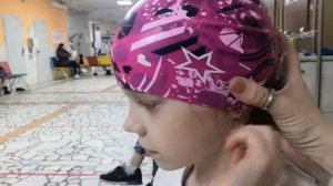 Как Правильно Одеть Шапочку ДЛЯ Бассейна! Самостоятельно ребёнку!!