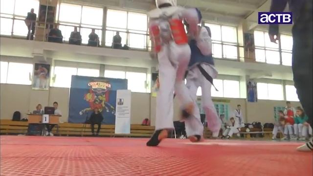 В Южно-Сахалинске прошло первенство области по тхэквондо смотреть онлайн
