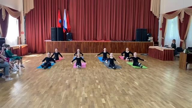 Партерная гимнастика. Группа начальной подготовки смотреть онлайн