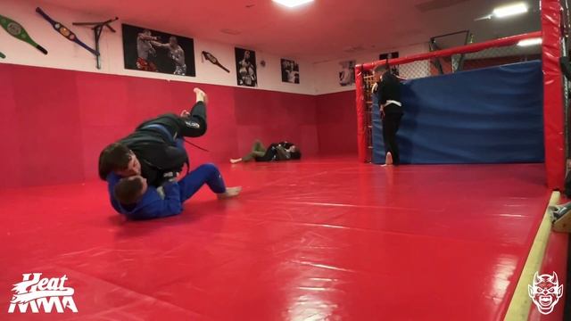 Gi Brazilian Jiu Jitsu Rolling | HEAT MMA Antrim | 25-10-2023 смотреть онлайн