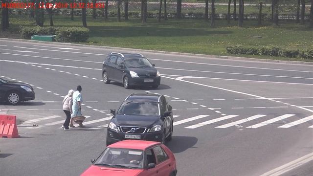 Контроль непропуска пешеходов на нерегулируемых пешеходных переходах в Зеленограде смотреть онлайн