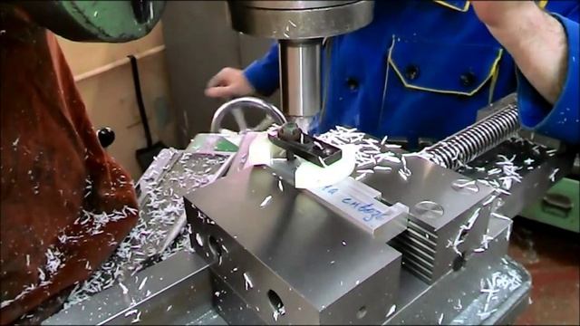Три золотых правила фрезерования капролона и других пластиков смотреть онлайн