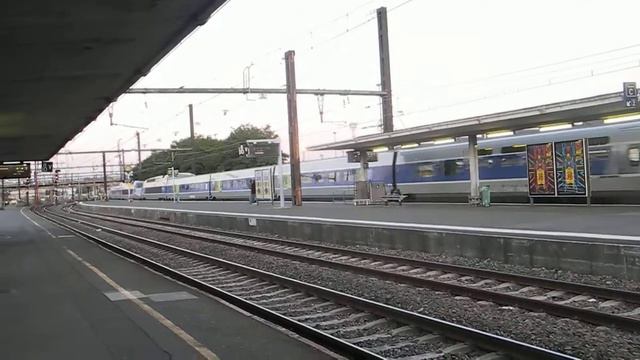 TGV pour Tours à Saint Pierre des Corps смотреть онлайн
