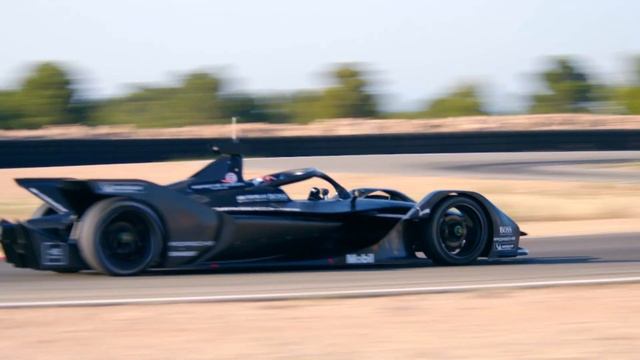 Electric Dreams – Porsche Get Set For Formula E | M1TG смотреть онлайн