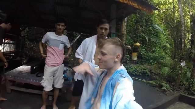 Kantolampo Waterfall - Gianyar, Bali, Indonesia смотреть онлайн