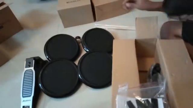 Unboxing Alesis Nitro Kit. смотреть онлайн