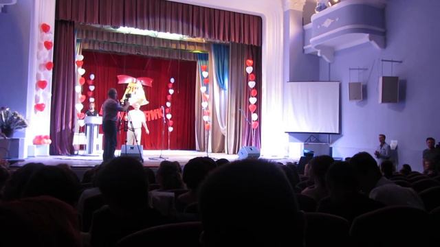 вручение аттестатов 11-Б (63 выпуск 16 школы) смотреть онлайн