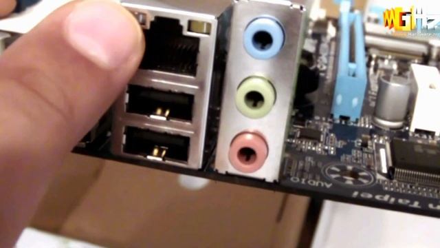 AMD A4-3400, Gigabyte GA-A55M-DS2 & AMD 2 x 4GB DDR3-1600 Unboxing смотреть онлайн