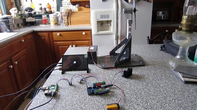 Touch screen Raspberry Pi running Windows IoT while controlling an Arduino. смотреть онлайн