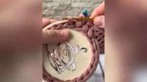 Подставка под горячее из трикотажной пряжи на деревянной основе