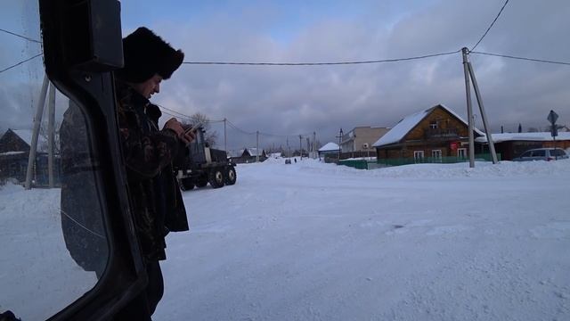 Расширение от снега улицы Партизанская, работа на мини погрузчике. смотреть онлайн