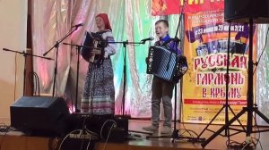 "Нюрка", песня под гармонь. Поют Никита Ронжин и Варвара Мартынова. Русская гармонь.