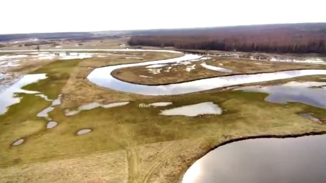 Река Уводь в апреле с высоты. Ивановская область, Лежневский район. смотреть онлайн