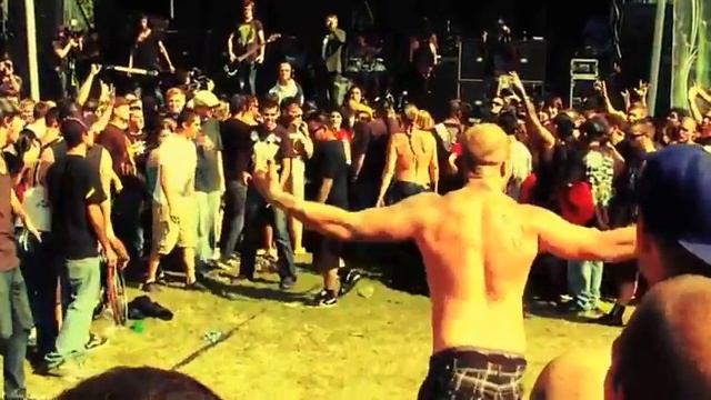 asking alexandria not the american average official music video смотреть онлайн
