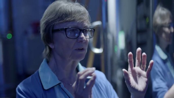 (Mirror) Becoming immortal - (VPRO documentary - 2018)