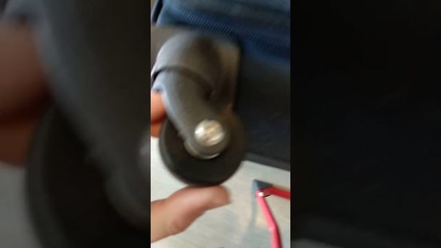 Replace suitcase wheel part 1 / american tourister, samsonite, luggage wheel смотреть онлайн