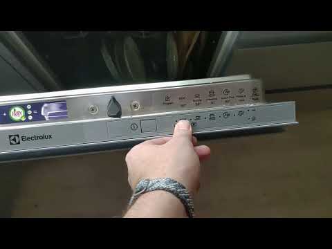 Посудомойка ELECTROLUX ESL94200LO зависла в режиме ECO. Не меняются программы мойки посуды