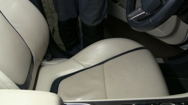 Как почистить кожаное сидение на автомобиле смотреть онлайн