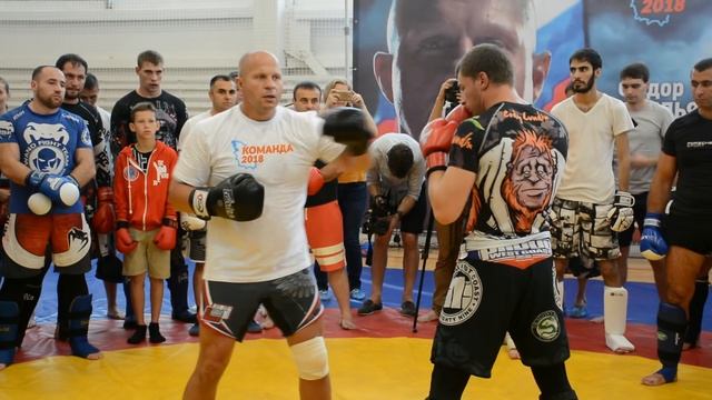 Мастер-класс Федора Емельяненко во Пскове (№2). Основные ошибки бойцов ММА смотреть онлайн