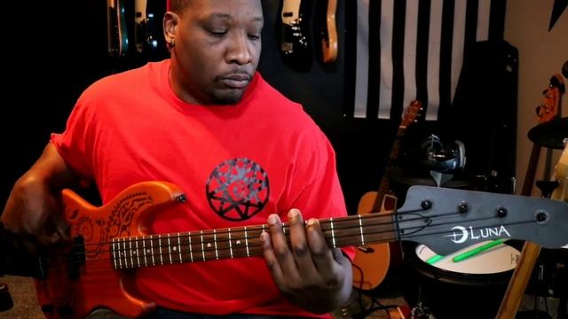 Luna tattoo bass demo and review (longscale) смотреть онлайн
