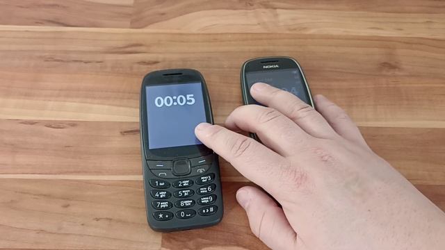 Nokia 6310 в сравнении с Nokia 6310 смотреть онлайн
