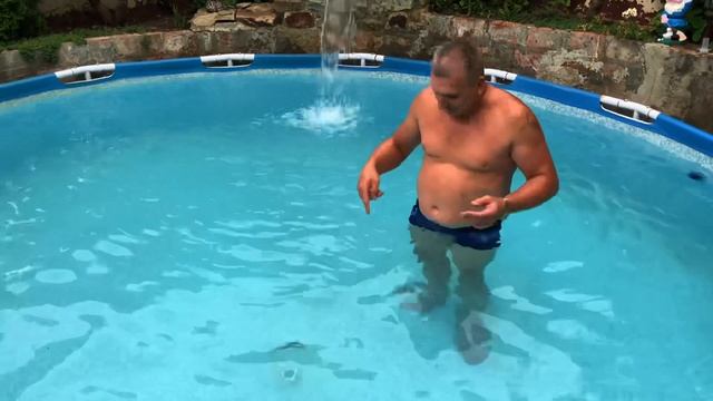 Очистка каркасного бассейна с забором воды через дно. Проверенный годами метод. | КОЛЁК СТРОИТ ДОМ смотреть онлайн