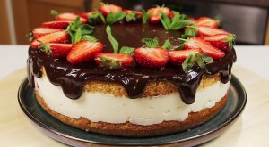 Вкуснейший Праздничный ТОРТ с КЛУБНИКОЙ и Нежным Творожным Кремом "Клубничное настроение"