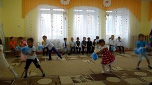 Веселый танец с султанчиками "Дождик" в подготовительной группе. Осенний утренник