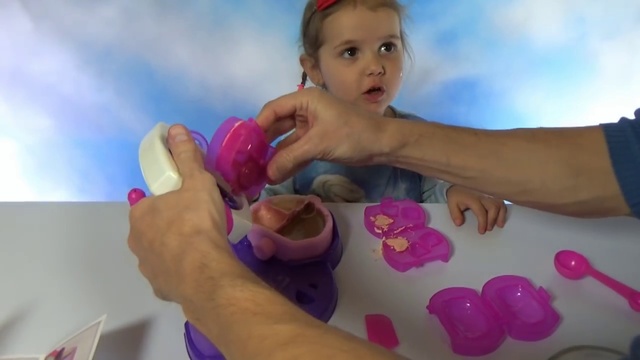 Делаем конфетки набор для приготовления конфет на палочке Chocolate pop maker un смотреть онлайн