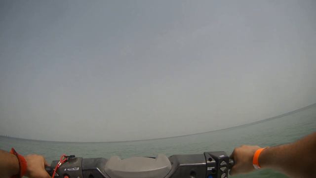 Это Вам не Альфа 110. Болтанка жуткая, в итоге перевернул. Первый раз на водном мотоцикле смотреть онлайн