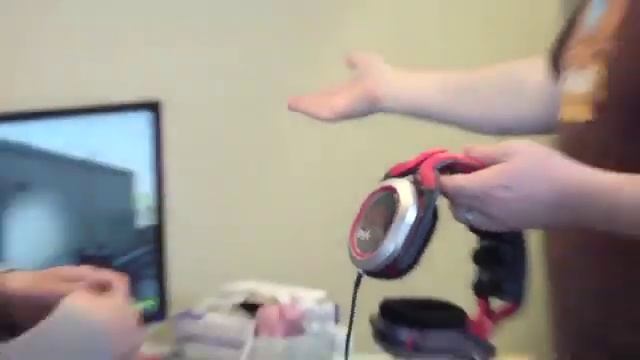 First Look at the Psyko 5.1 Gaming Headphones смотреть онлайн