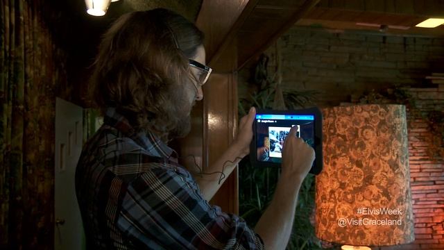 Elvis Week 2014 Bonus: First Look at the iPad Tour at Graceland смотреть онлайн