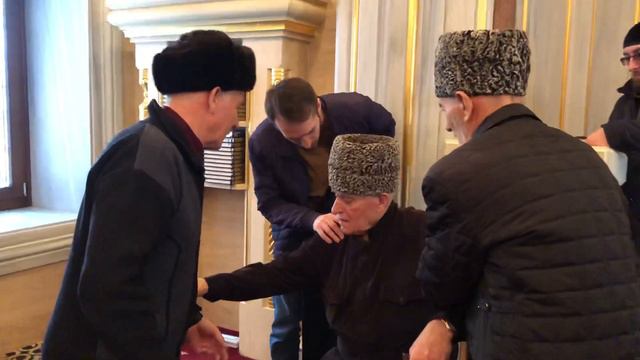 Системные Чеченцы в Мечети смотреть онлайн