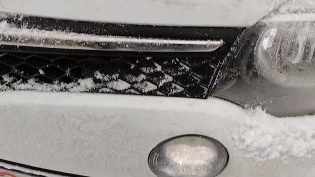 Renault Twingo 2015. Как открыть капот и багажник. Современный Запорожец. смотреть онлайн