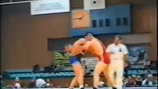 На соседних коврах. А. Третьяков и С. Цвир (Ч.Е. Минск 1998) смотреть онлайн