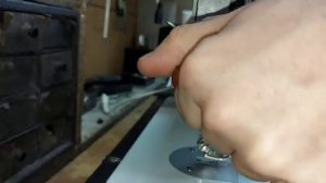 ремонт швейной машины _Чайка 134 А_ нет продвижения ткани, и образует петли снизу