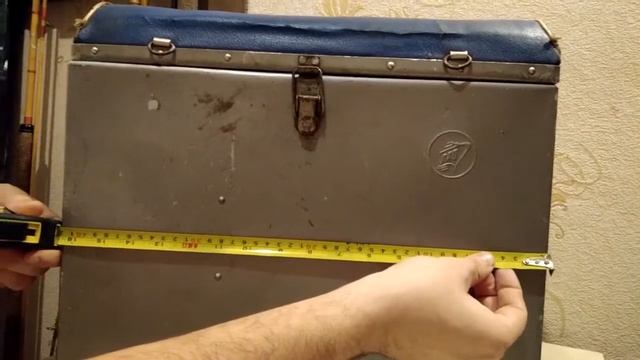 Советский рыболовный ящик, для зимней рыбалки произведен г. Ленинград Л. А. О. смотреть онлайн