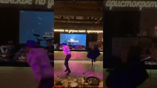 Цыганочка Ай да ну да ну да дай. Танец мамы и сына смотреть онлайн