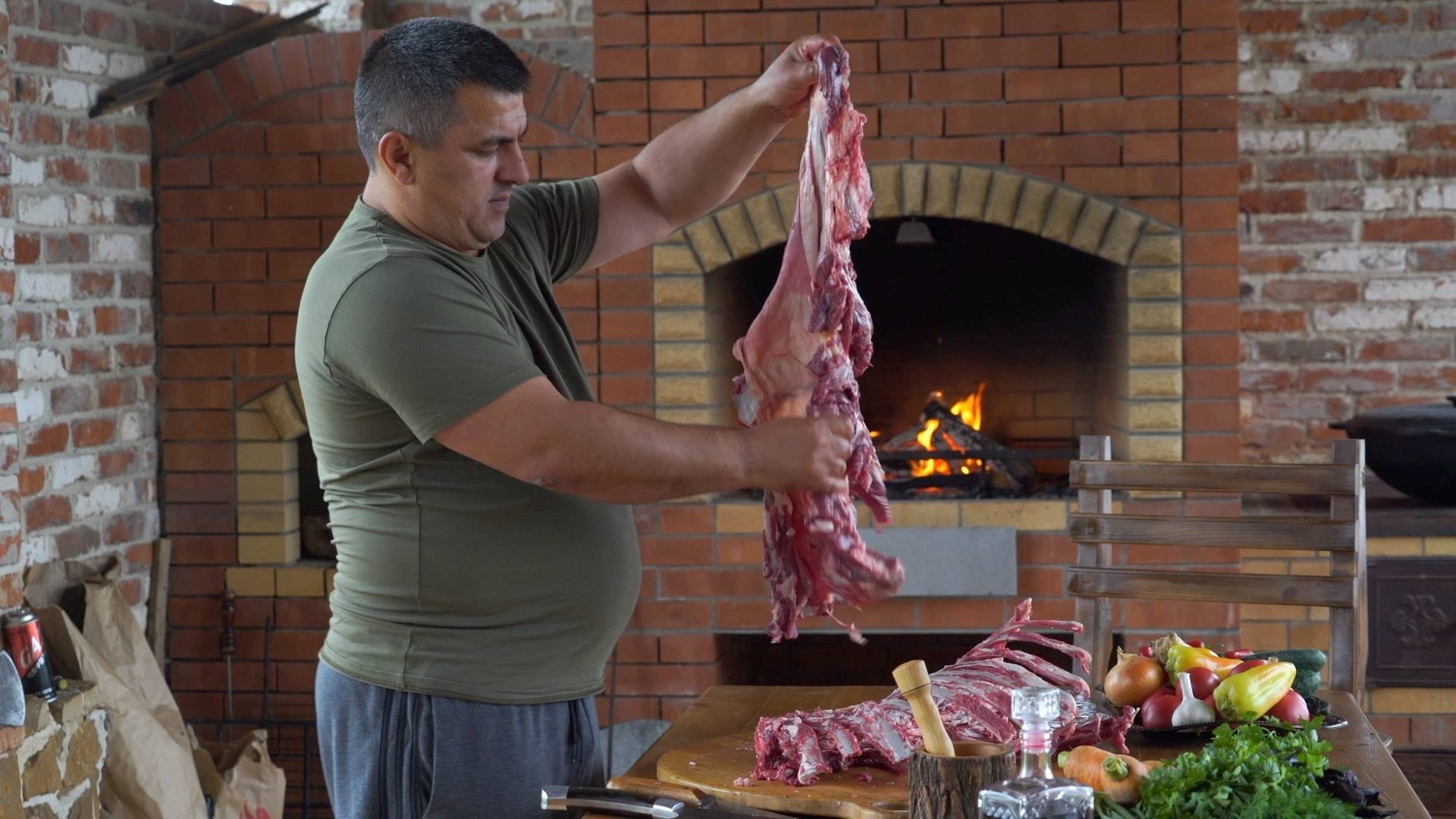 Готовим самый вкусный и необычный мясной рулет из коробки барана с травами и имбирем смотреть онлайн