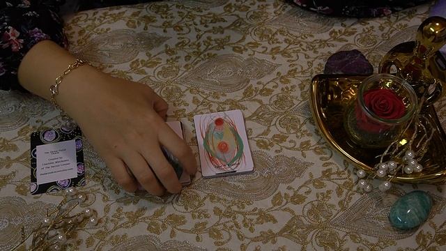 The Devine Portal Oracle | Отваряне и представяне | Unboxing and flip through ? смотреть онлайн