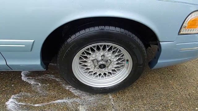 1999 Ford Crown Victoria LX wash day part 2 . cheap dollar store Totally Awesome cleaner смотреть онлайн