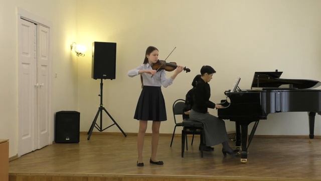 Ксения Заиончковская Паганини Кантабиле, Шнитке Сюита в старинном стиле части Менуэт и Фуга, Новаче смотреть онлайн