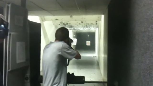 Shooting an AK-47 смотреть онлайн