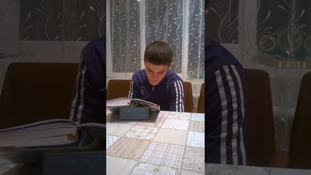 Брат Шамиль с Новой-Джегуты красиво читает Коран смотреть онлайн