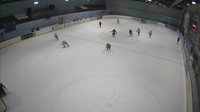 Разбил клюшкой стекло смотреть онлайн