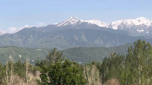 Almaty city tour. Вид на горы. 30 мая 2023. Kazakhstan. Almaty. May 2023. Казахстан смотреть онлайн